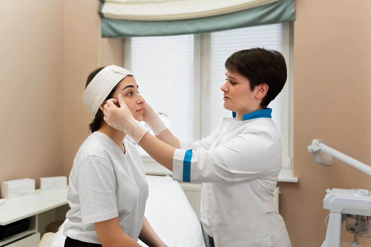 Cosmetic consultation illustration